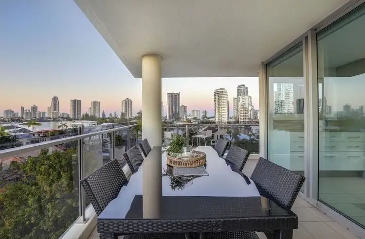 31/53 Darrambal Street, Chevron Island QLD 4217