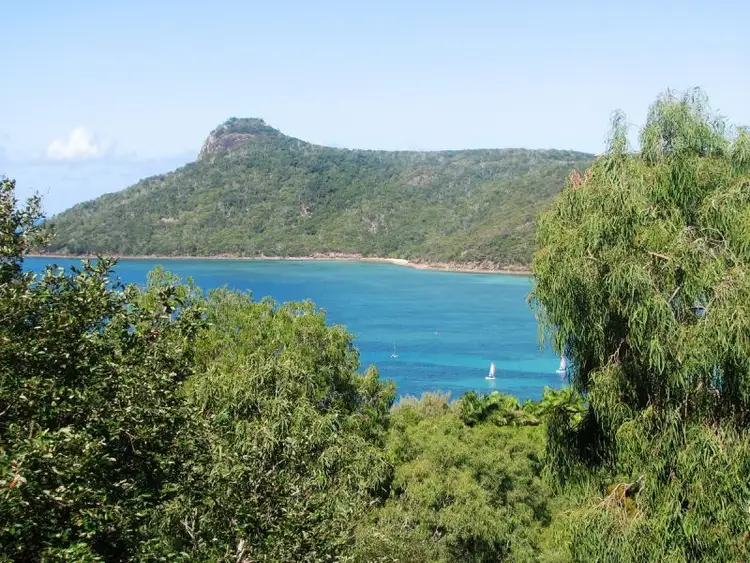 Baybreeze J/5 Eastview Lane, Hamilton Island QLD 4803