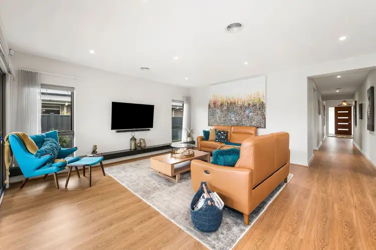 Fifth view of Homely house listing, 33 Belleview Crescent, Beveridge VIC 3753