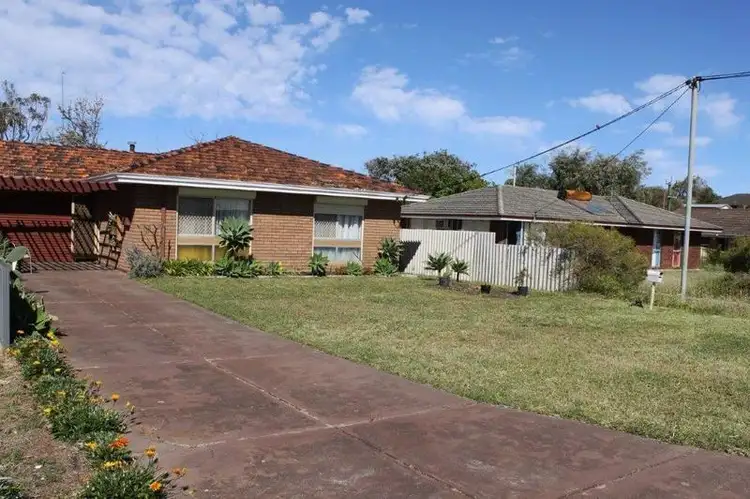 4A Scrivener Place, Halls Head WA 6210