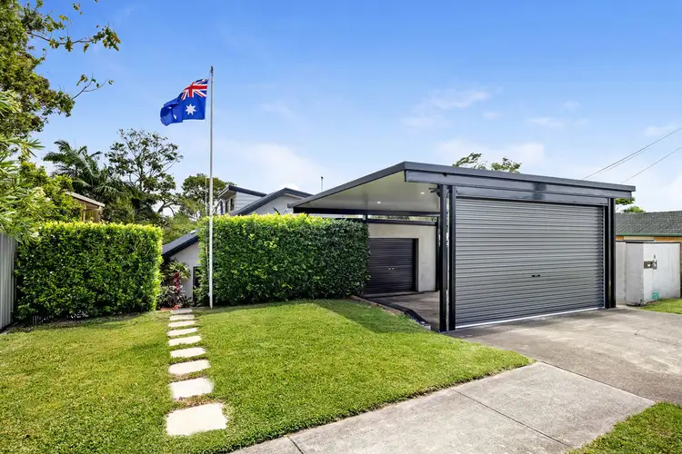8 Hillview Parade, Ashmore QLD 4214
