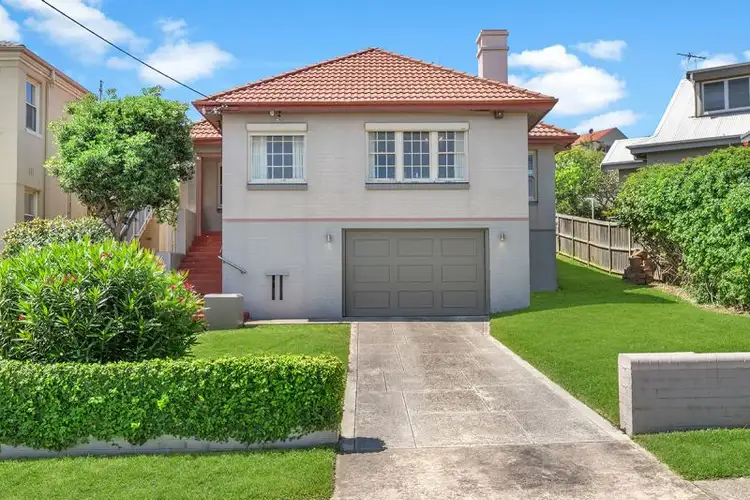 4 Tooke Street, Bar Beach NSW 2300