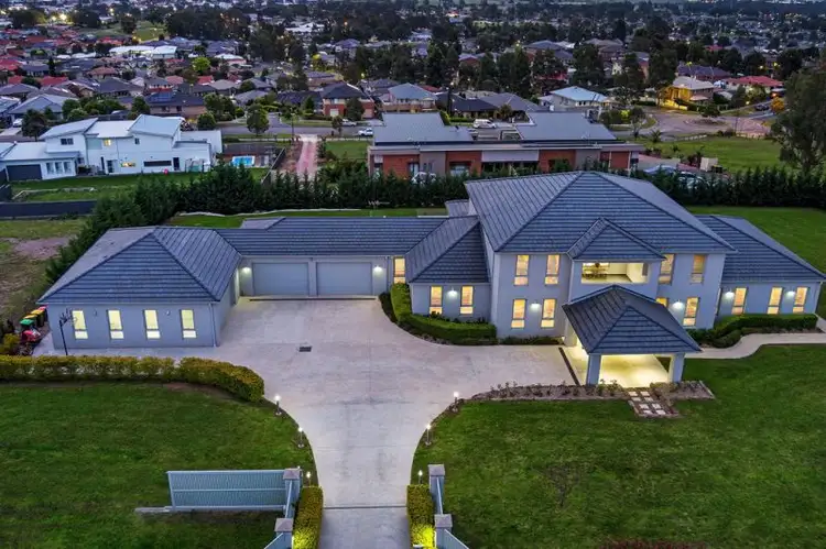 118 Eagleview Road, Minto NSW 2566