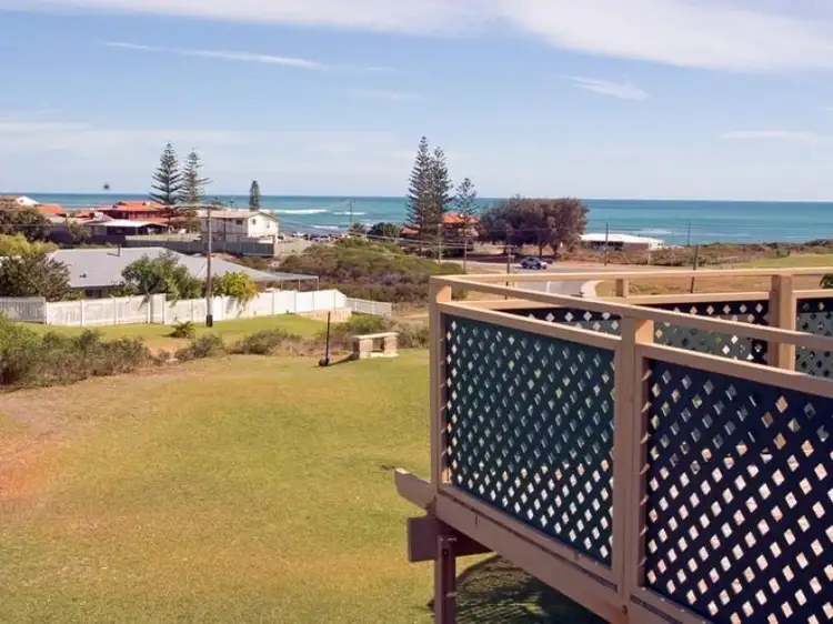 6/16 Dewar Way, Ledge Point WA 6043