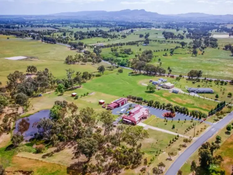 20 Himalaya Drive, Table Top NSW 2640