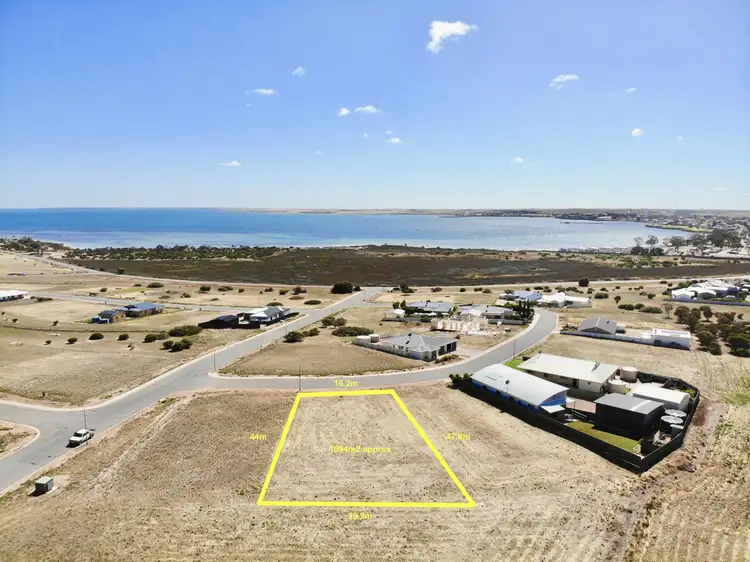 25 Herbert Edwards Drive, Streaky Bay SA 5680