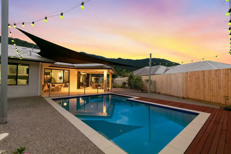 5 Daykin Close, Redlynch QLD 4870