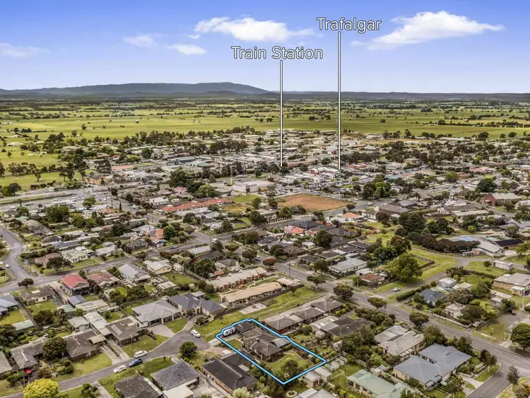 Third view of Homely house listing, 15 Lois Court, Trafalgar VIC 3824