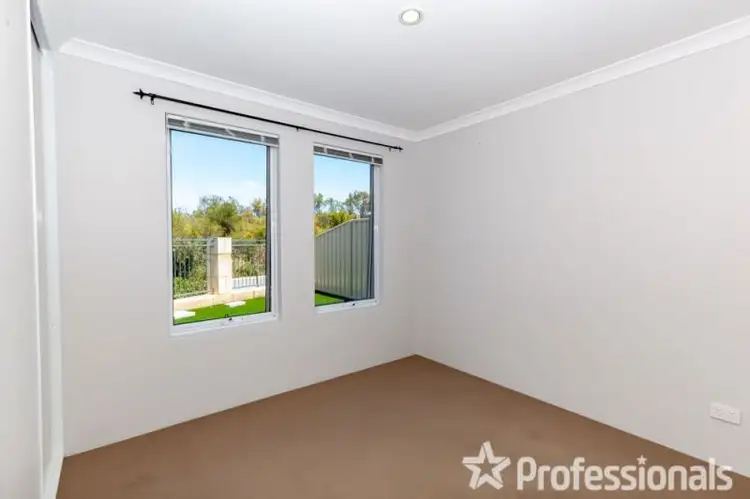 Fifth view of Homely townhouse listing, 18 Tringa Crescent, Harrisdale WA 6112