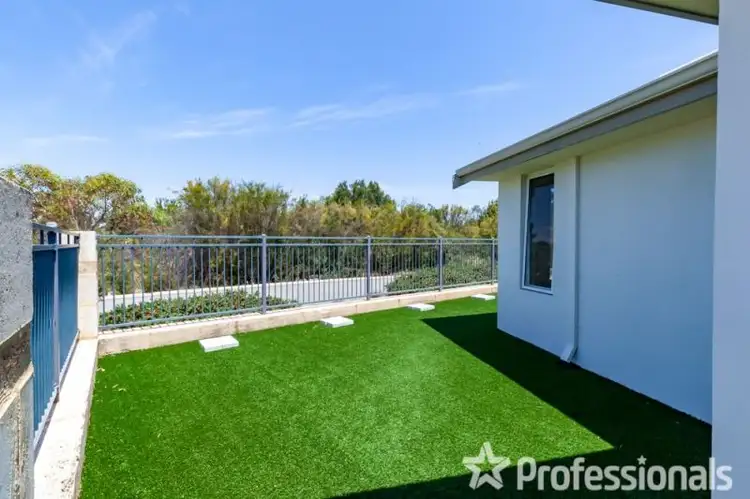 Seventh view of Homely townhouse listing, 18 Tringa Crescent, Harrisdale WA 6112