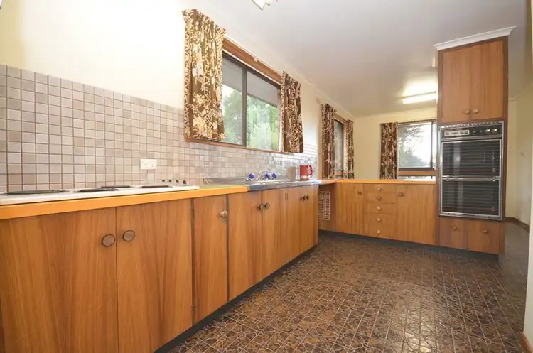 Third view of Homely house listing, 18 Robinson Street, Horsham VIC 3400