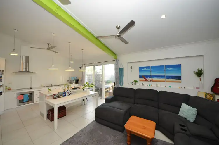 8 Finch Street, Slade Point QLD 4740