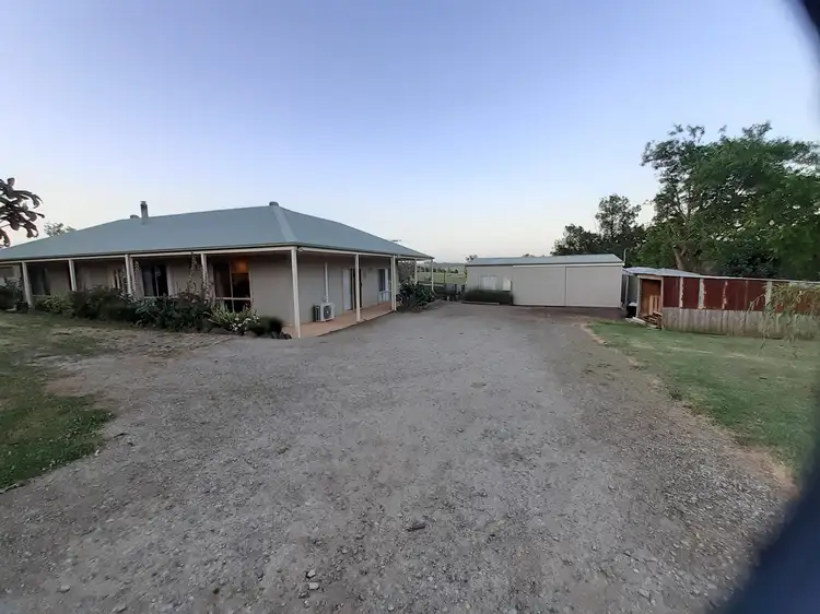 51 Hawkey Road, Drouin VIC 3818