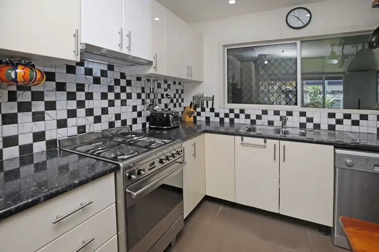 30 Yurongi Street, Caravonica QLD 4878