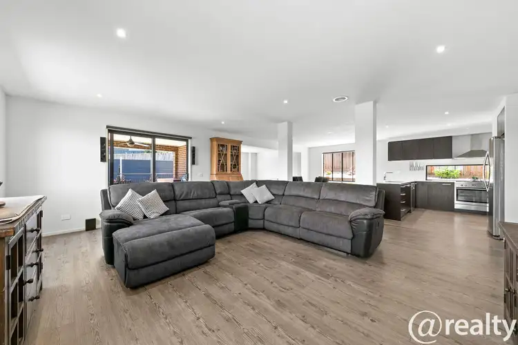 Sixth view of Homely house listing, 18 Sloane Square, Drouin VIC 3818