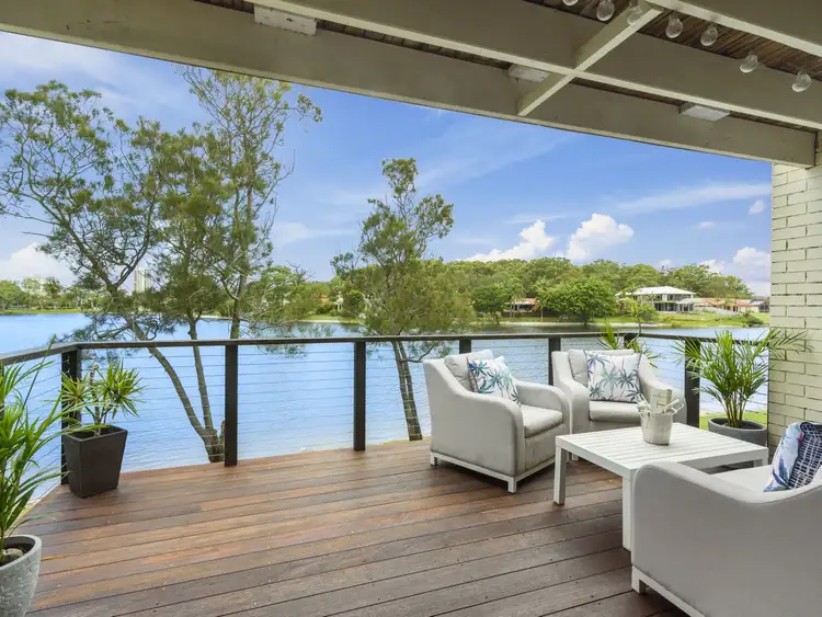 6/8 Sunbird Street, Burleigh Waters QLD 4220