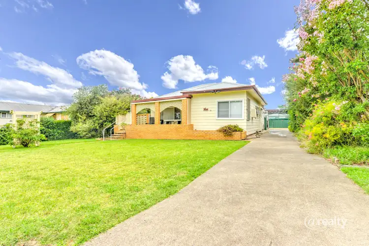32 Baird Crescent, Tamworth NSW 2340