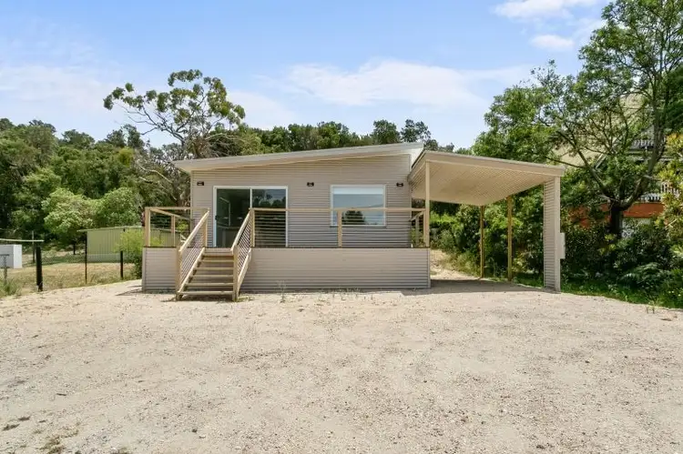 319 National Park Road, Loch Sport VIC 3851