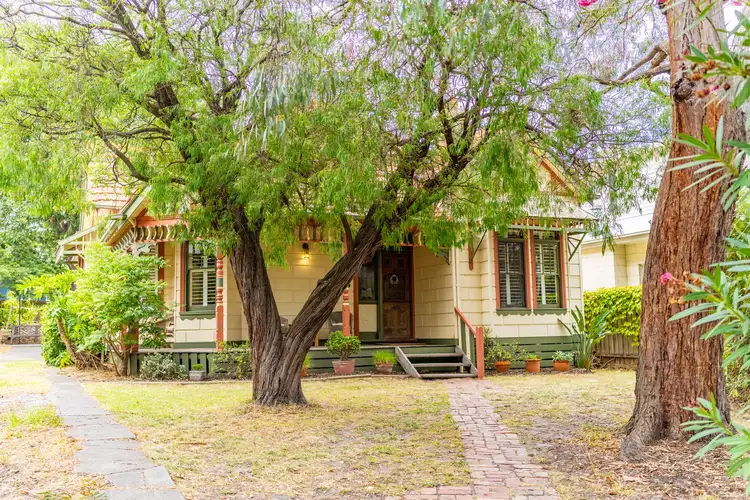 24 Deakin Street North, Hampton VIC 3188