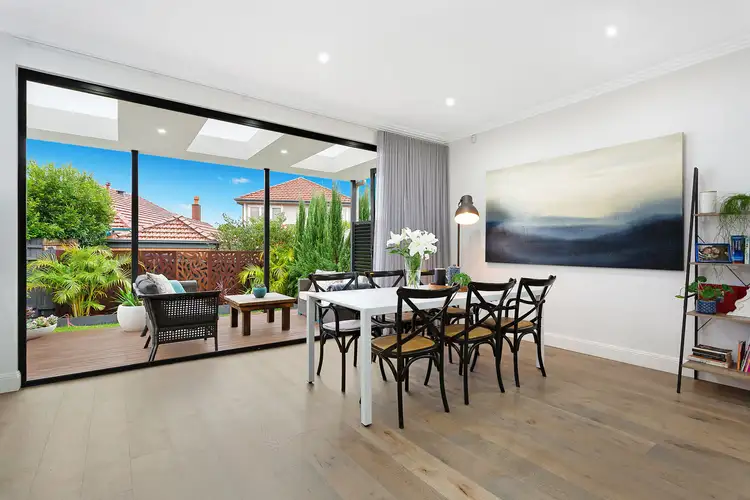 6 Dalmeny Avenue, Russell Lea NSW 2046
