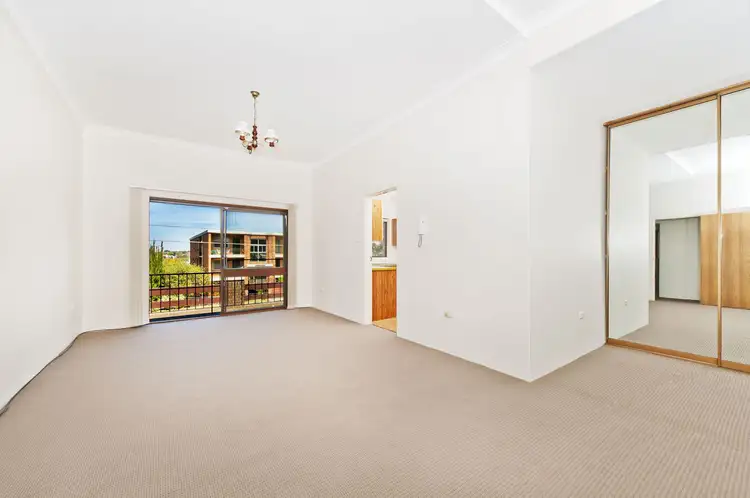 Main view of Homely unit listing, 2/37 Drummoyne Avenue, Drummoyne NSW 2047