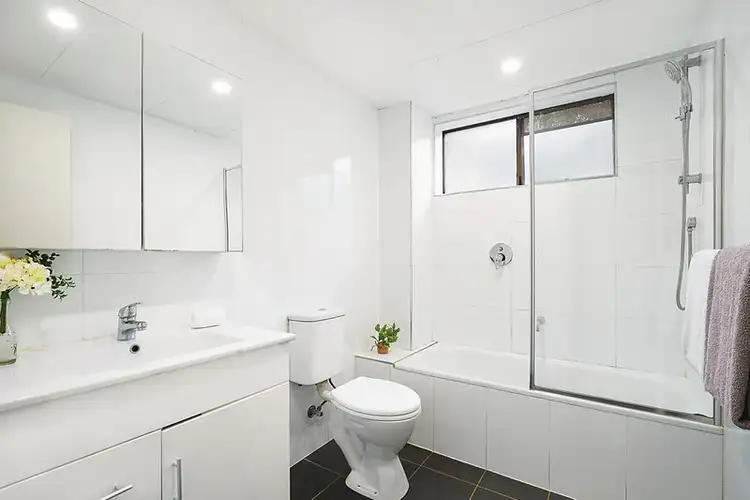 Third view of Homely apartment listing, 6/16 Central Avenue, Westmead NSW 2145