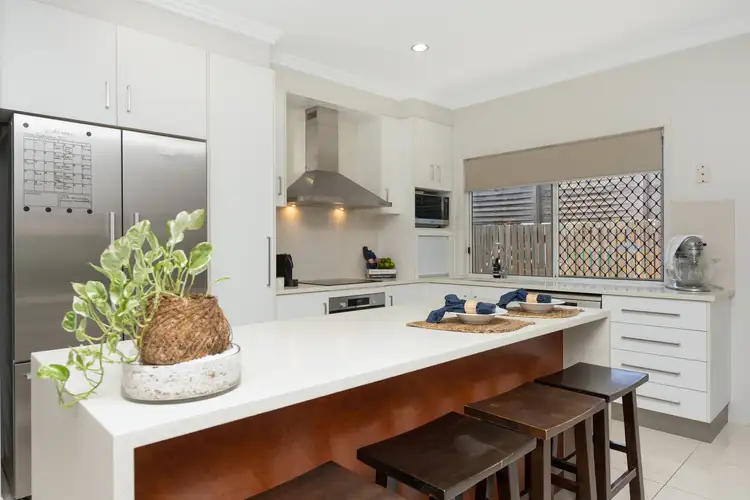 25 Leigh Street, West End QLD 4810