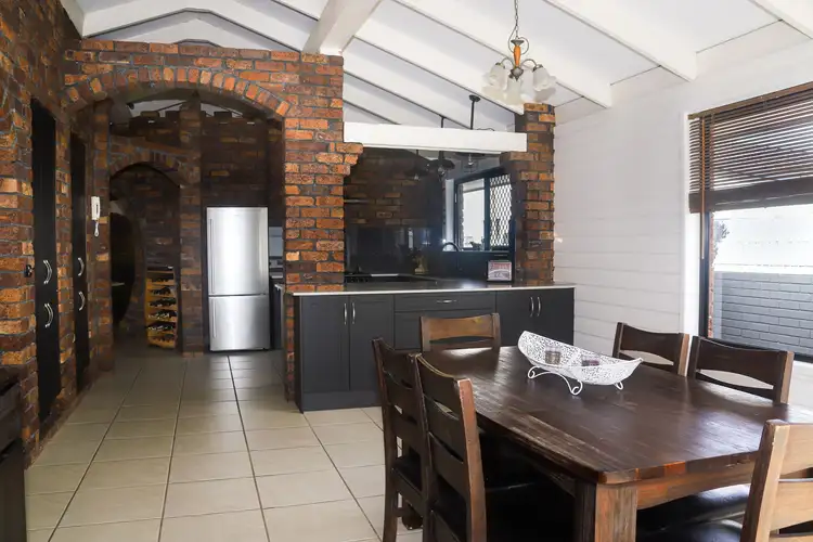 18 Myrtle Court, Palm Beach QLD 4221