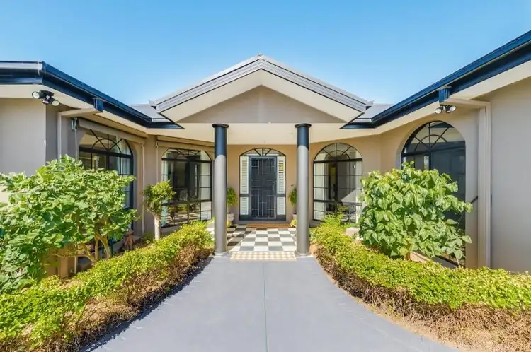 4 Hyperno Court, New Gisborne VIC 3438