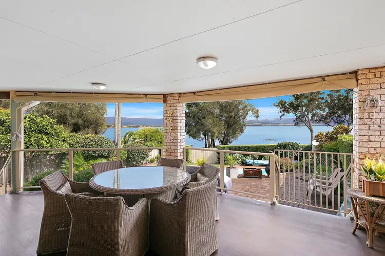 35 The Esplanade, Oak Flats NSW 2529