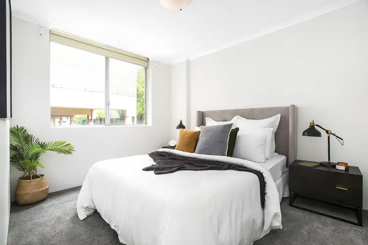 Third view of Homely apartment listing, 19/90-92 Elizabeth Bay Road, Elizabeth Bay NSW 2011