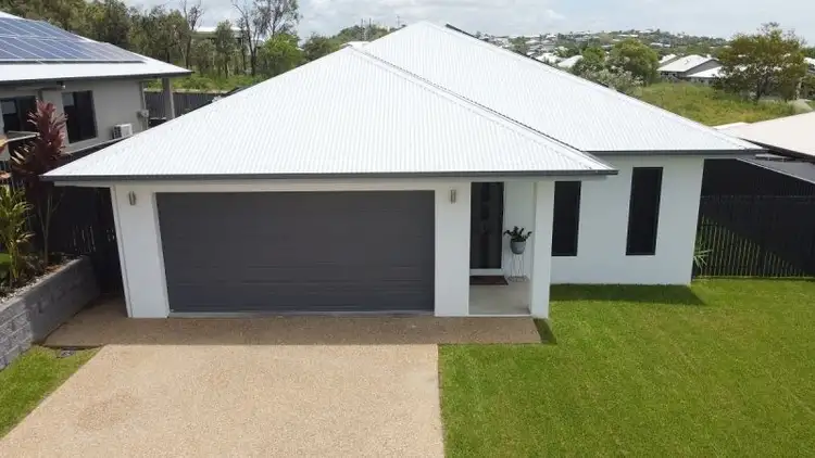 7 Holbourne Street, Bushland Beach QLD 4818