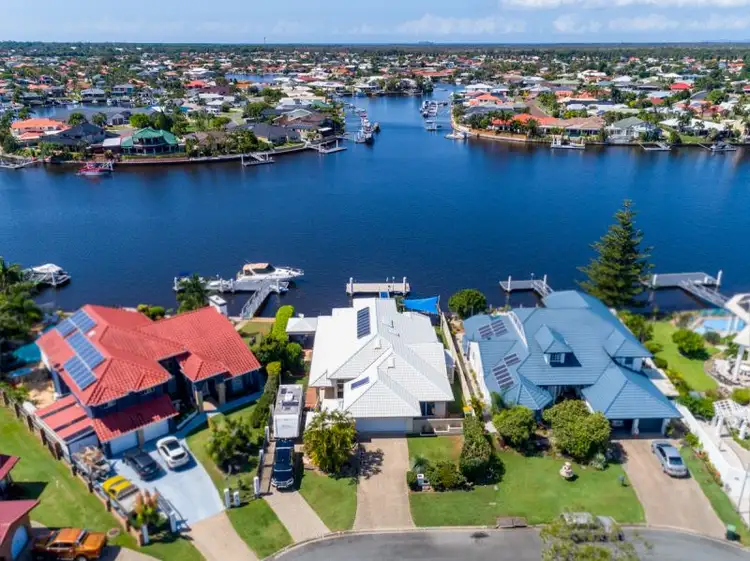 13 Daniel Place, Banksia Beach QLD 4507