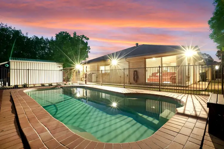 4 Stone Brook Court, Cashmere QLD 4500
