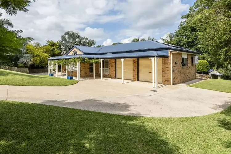 7 Topaz Court, Southside QLD 4570