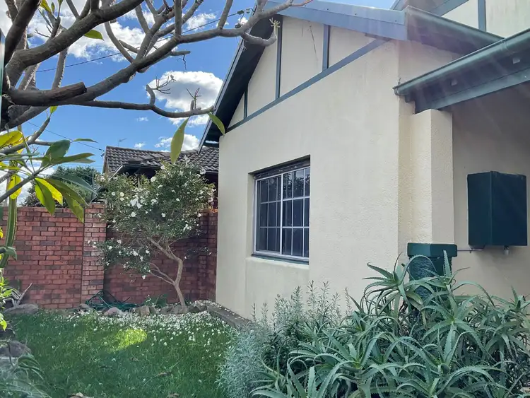 210 Glebe Road, Merewether NSW 2291