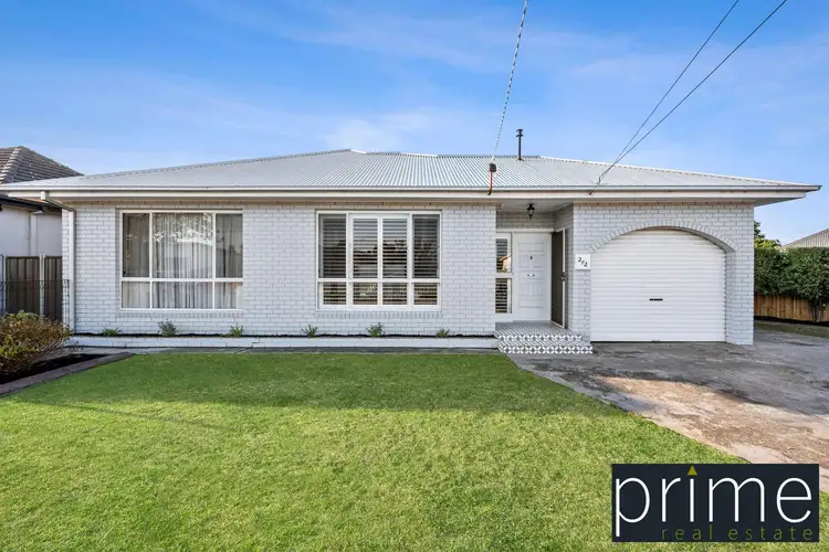 Main view of Homely house listing, 2/2 Robb Avenue, Hamlyn Heights VIC 3215