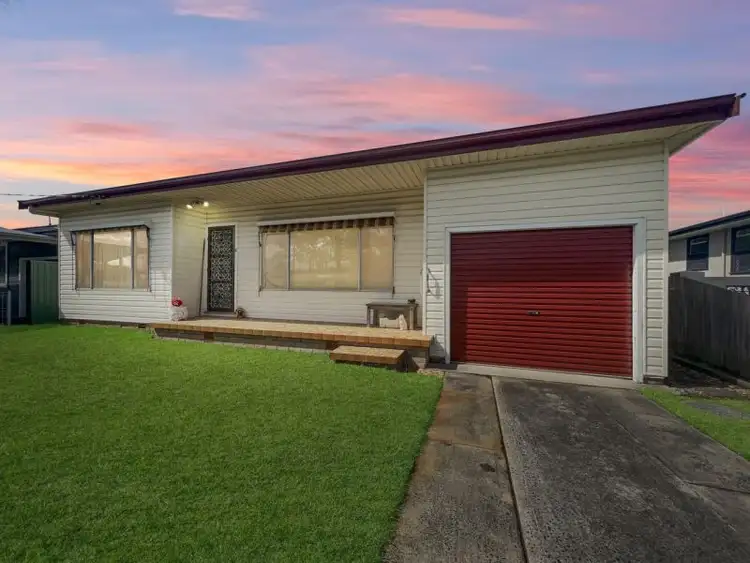 11 Vernon Avenue, Gorokan NSW 2263