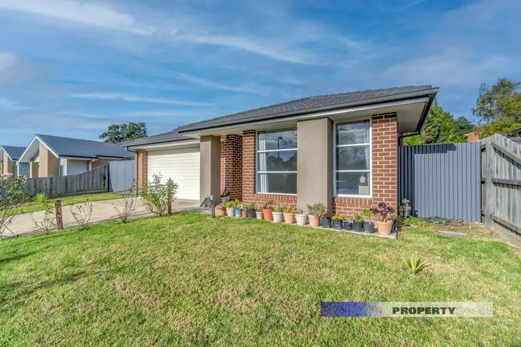 18 Amaroo Way, Newborough VIC 3825