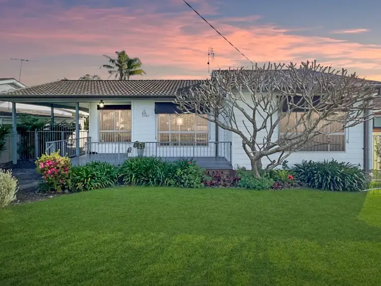 19 Leumeah Avenue, Chain Valley Bay NSW 2259