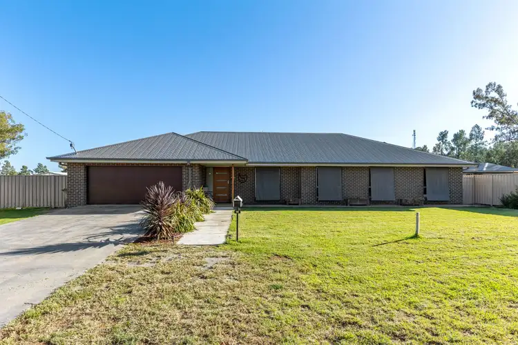 16 Dunrobin Street, Coolamon NSW 2701