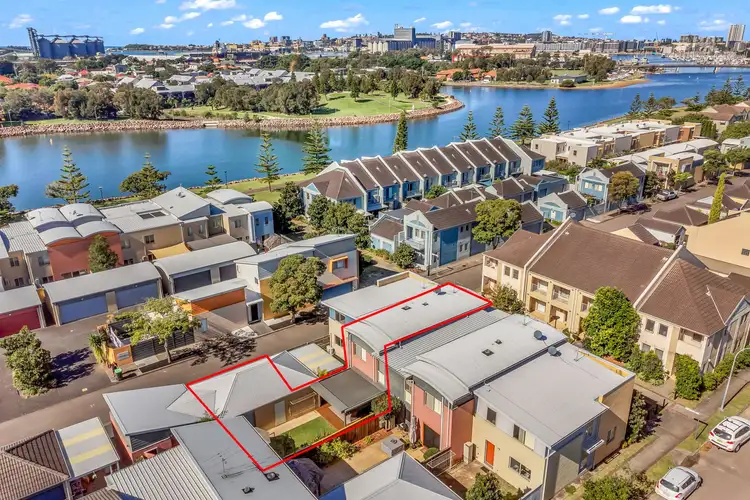 2/43 Linwood Street, Maryville NSW 2293