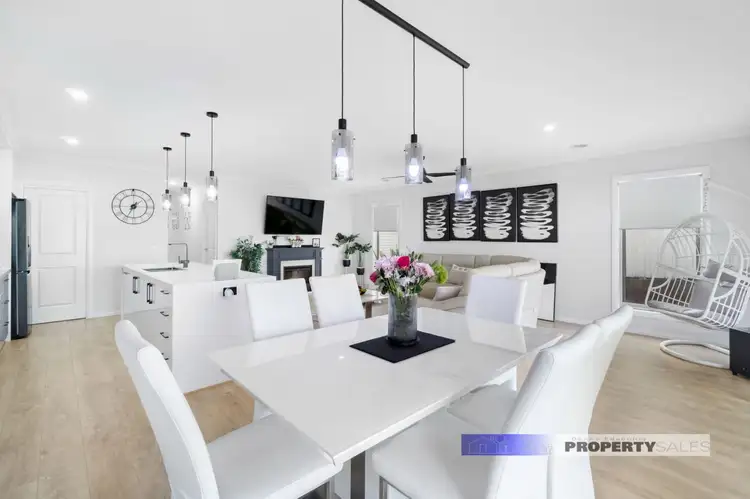 Fifth view of Homely house listing, 16 Dinwoodie Drive, Newborough VIC 3825