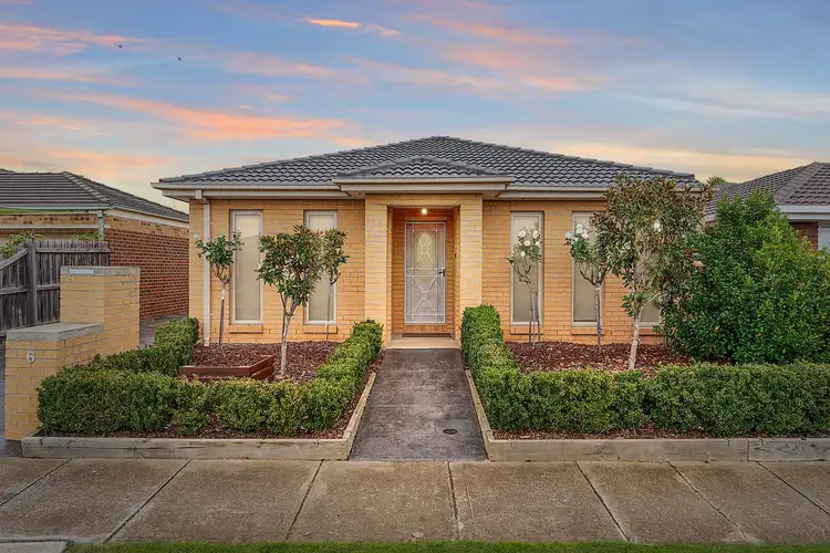 Main view of Homely unit listing, 6a Holzgrefe Court, Altona Meadows VIC 3028