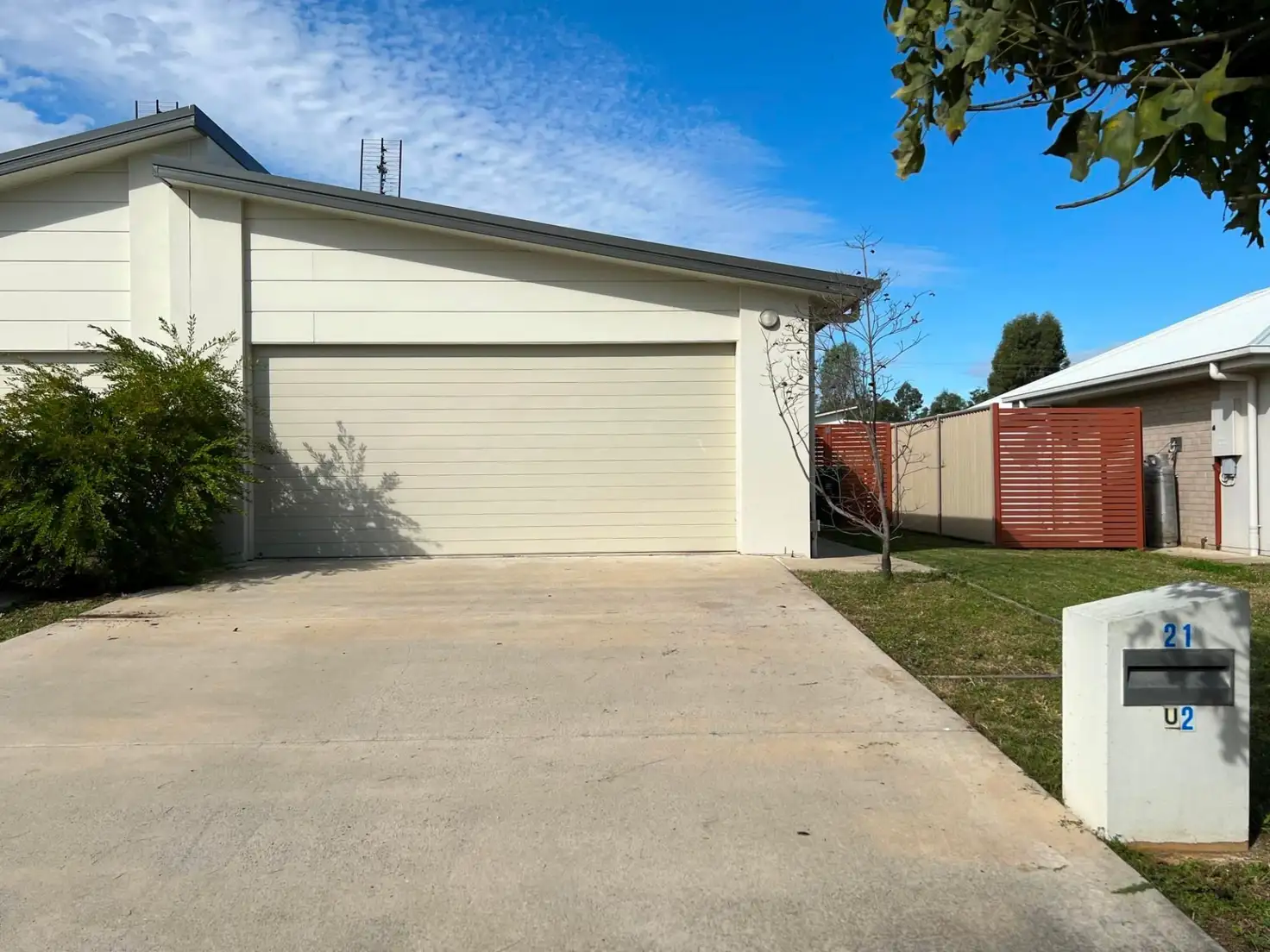 Main view of Homely semi-detached listing, 2/21 Ellem Drive, Chinchilla QLD 4413