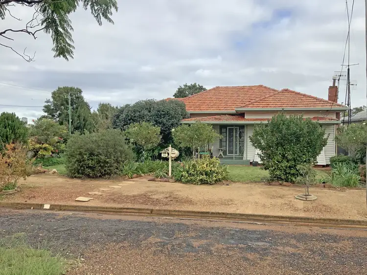 88 Warrah St, Peak Hill NSW 2869