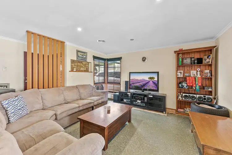 39 Julier Crescent, Hoppers Crossing VIC 3029