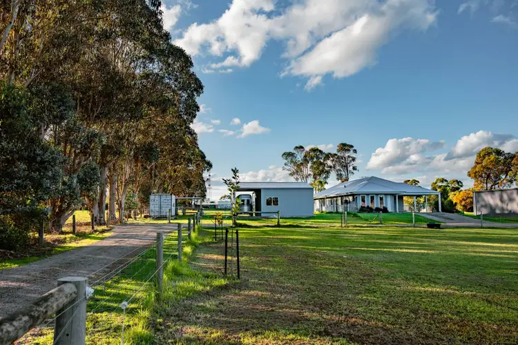 100 Gladville Road, Mckail WA 6330