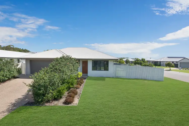 1 Holbourne Street, Bushland Beach QLD 4818