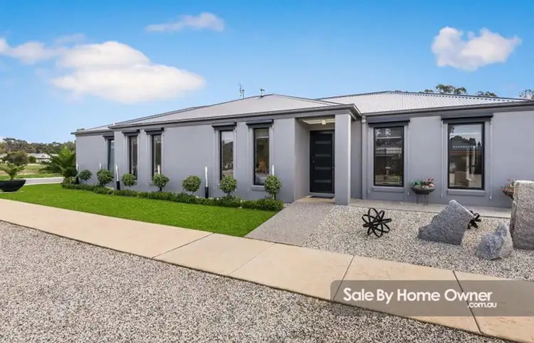 21 Blue Wren Boulevard, Kangaroo Flat VIC 3555